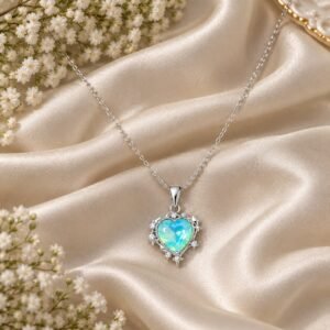 Aurora Heart Necklace – Elegant Crystal Heart Pendant Necklace for Women